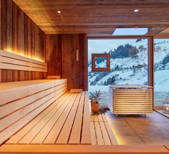 Sauna mit herrlichem Ausblick auf die Winterlandschaft von Großarl
