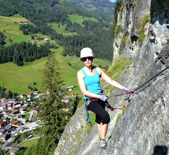 Am Felsen Klettern mit Berg Gesund © TVB Großarltal