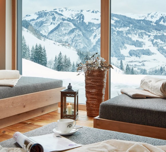 Ruheraum mit Betten für die richtige Erholung im Skiurlaub in Österreich
