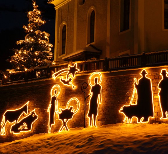 Großarler Bergadvent - Schnitte vor der Kirche © Tourismusverband Großarltal