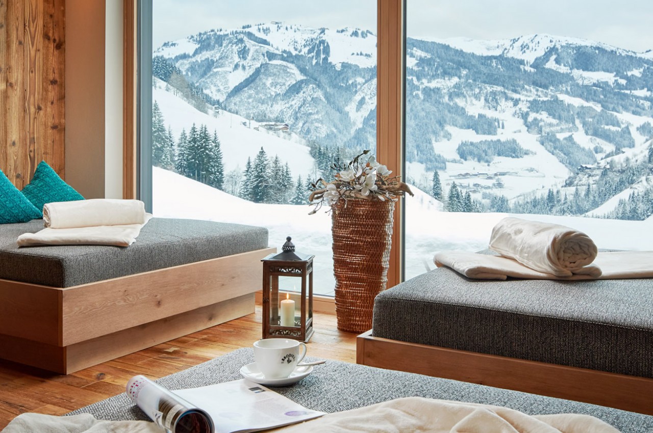 Wellnessbereich mit Sauna und Whirlpool im Reisenhof in Großarl