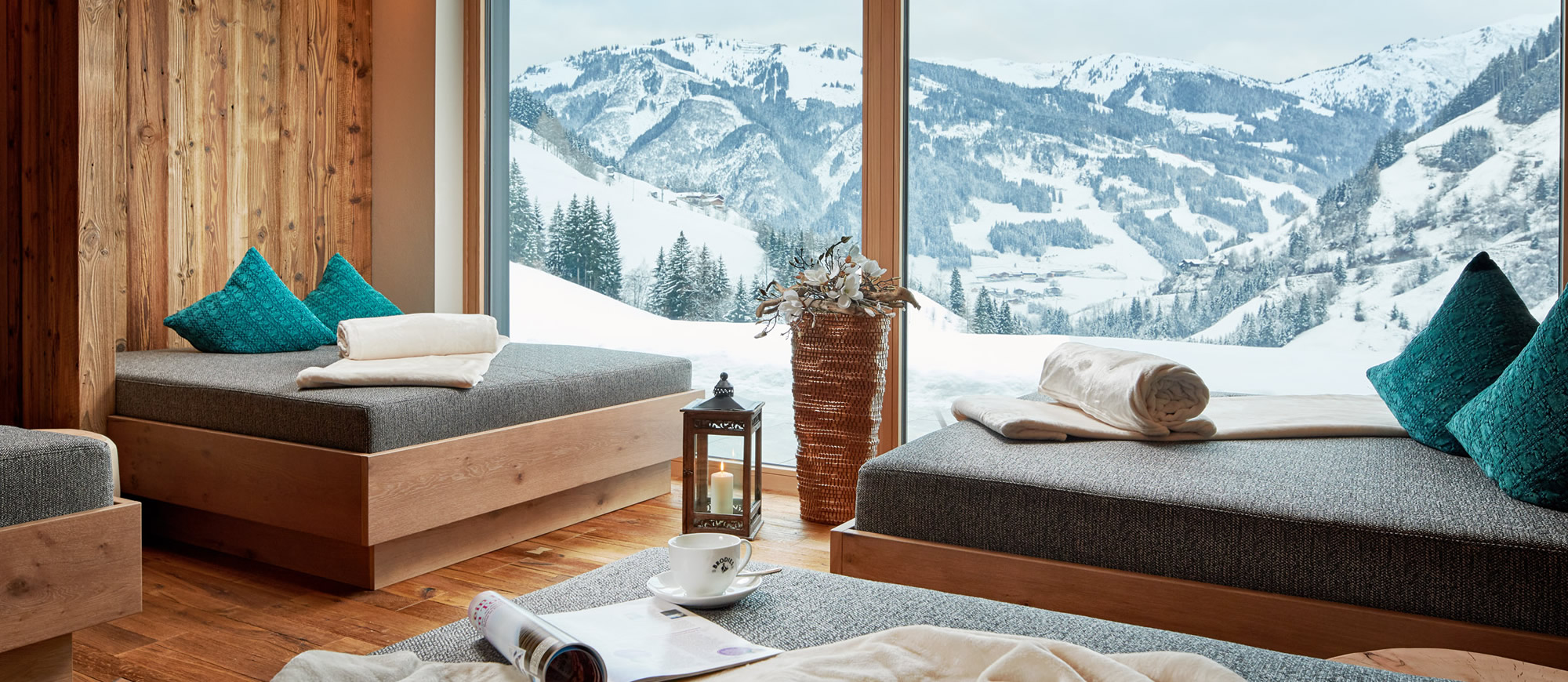Wellnessbereich mit Sauna und Whirlpool im Reisenhof in Großarl