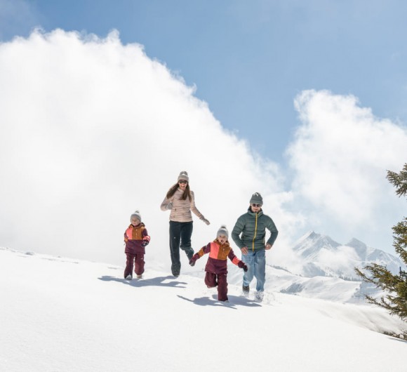 Fangen spielen im Tiefschnee © TVB Großarltal / Gipfelfieber